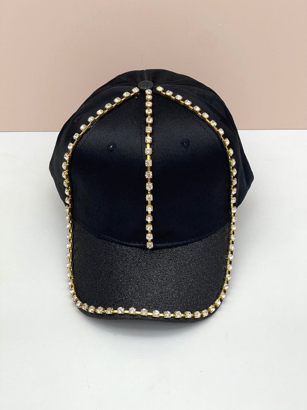 Gorra Negra con Brillantes (Marca Gloko)