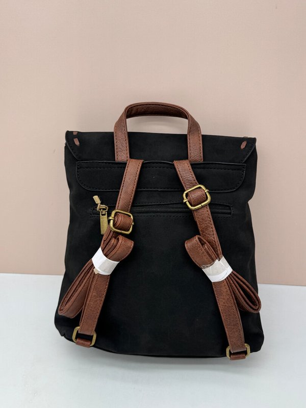 Mochila Ante Negra Solapa Boho Chic