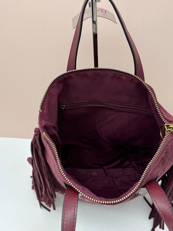 Mochila Tachuelas con Flecos