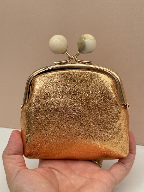 Monedero Dorado Cierre de Bolas