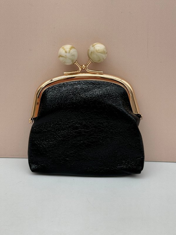 Monedero Negro Cierre de Bolas
