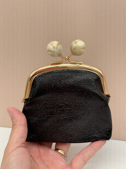 Monedero Negro Cierre de Bolas