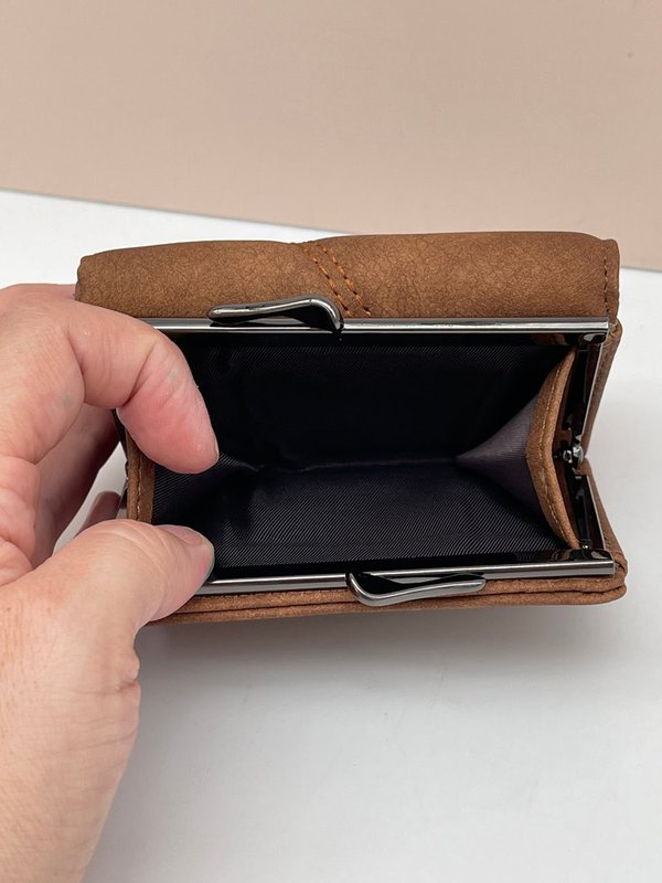 Cartera / Billetera con Tachuelas Marrón