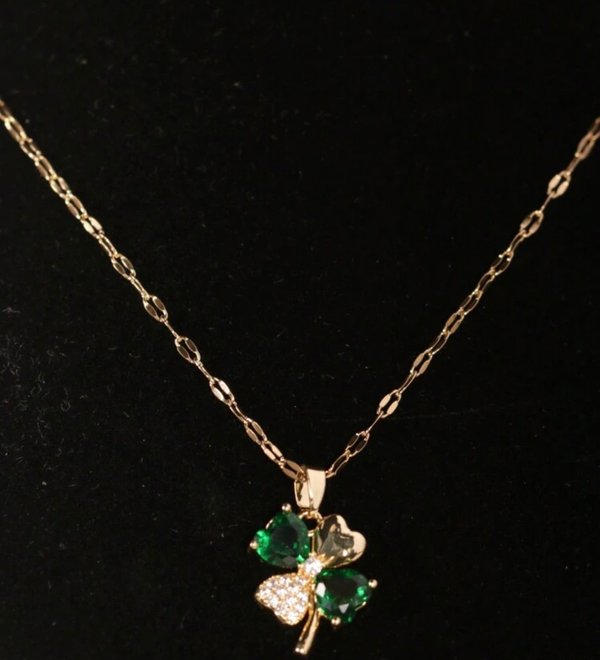 Cadenita Dorada Colgante Trébol Verde