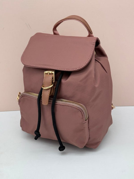 Mochila Rosa con Acabado Efecto Nylon