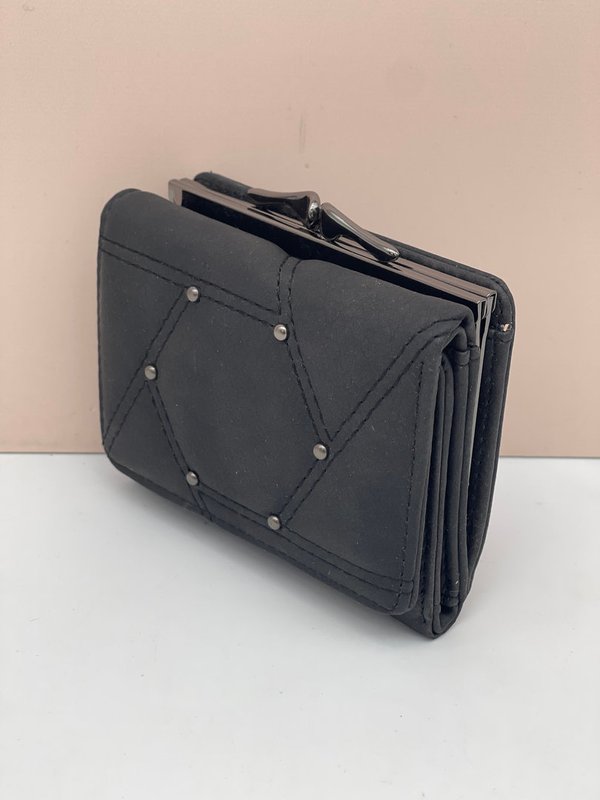 Cartera Negra Tachuelas