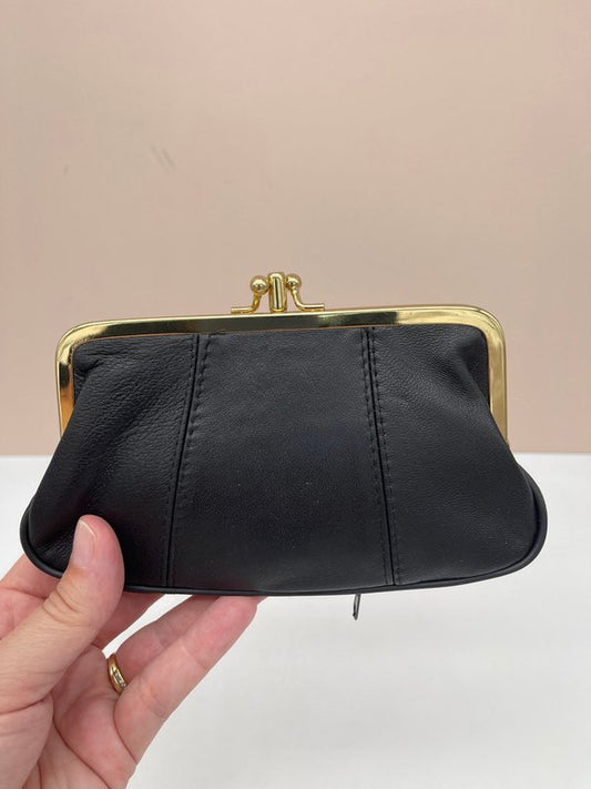 Monedero Negro Cierre Clip