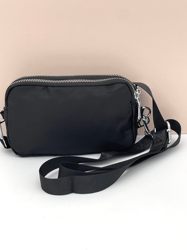 Bolsito Tres Cremalleras Negro