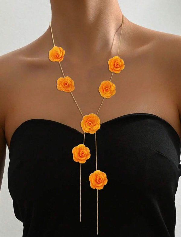 Collar Largo con Flores de Tela Naranja