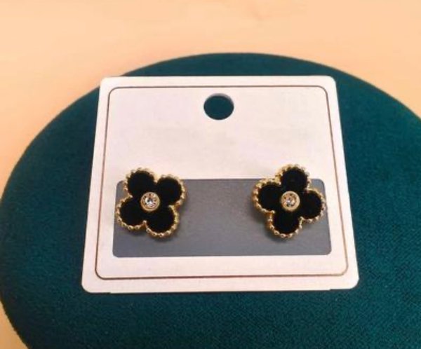 Pendientes Flor Negra con Perlita Central