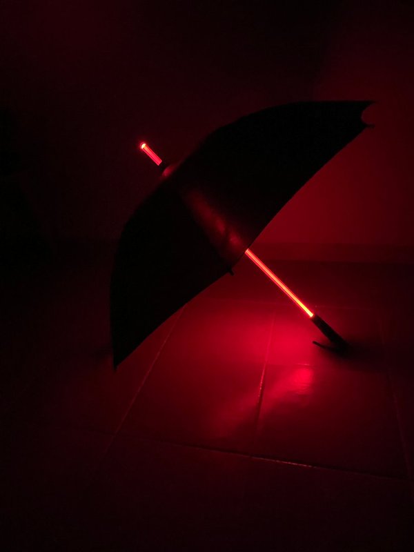 Paraguas Automñatico con Luz LED y Linterna