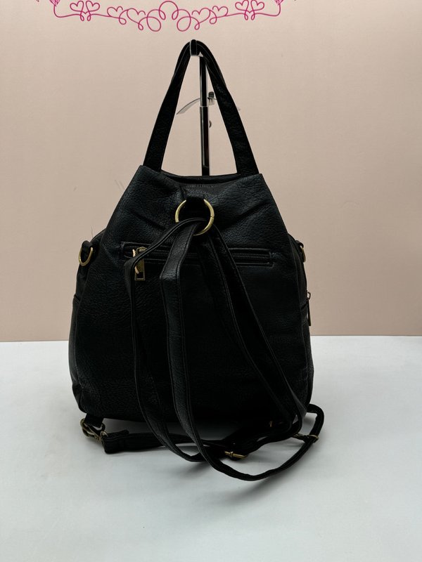 Mochila / Bolso Negra con Bolsillo Delantero