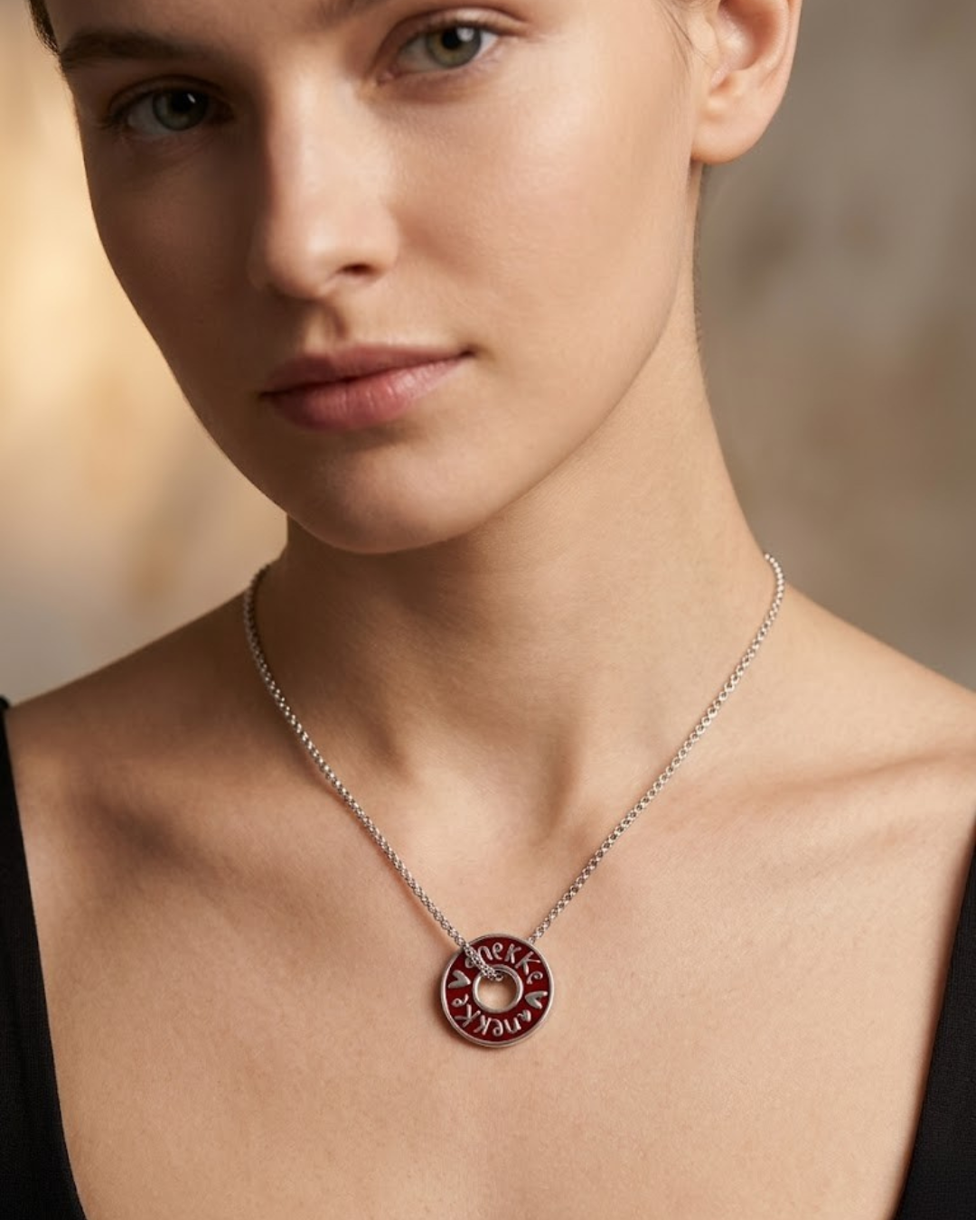 Cadenita con Colgante Anekke Círculo Esmalte Rojo - Colección Love