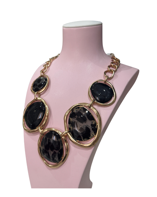 Maxi Collar Eslabones Dorados y Resina Estampado Animal - Joya Statement