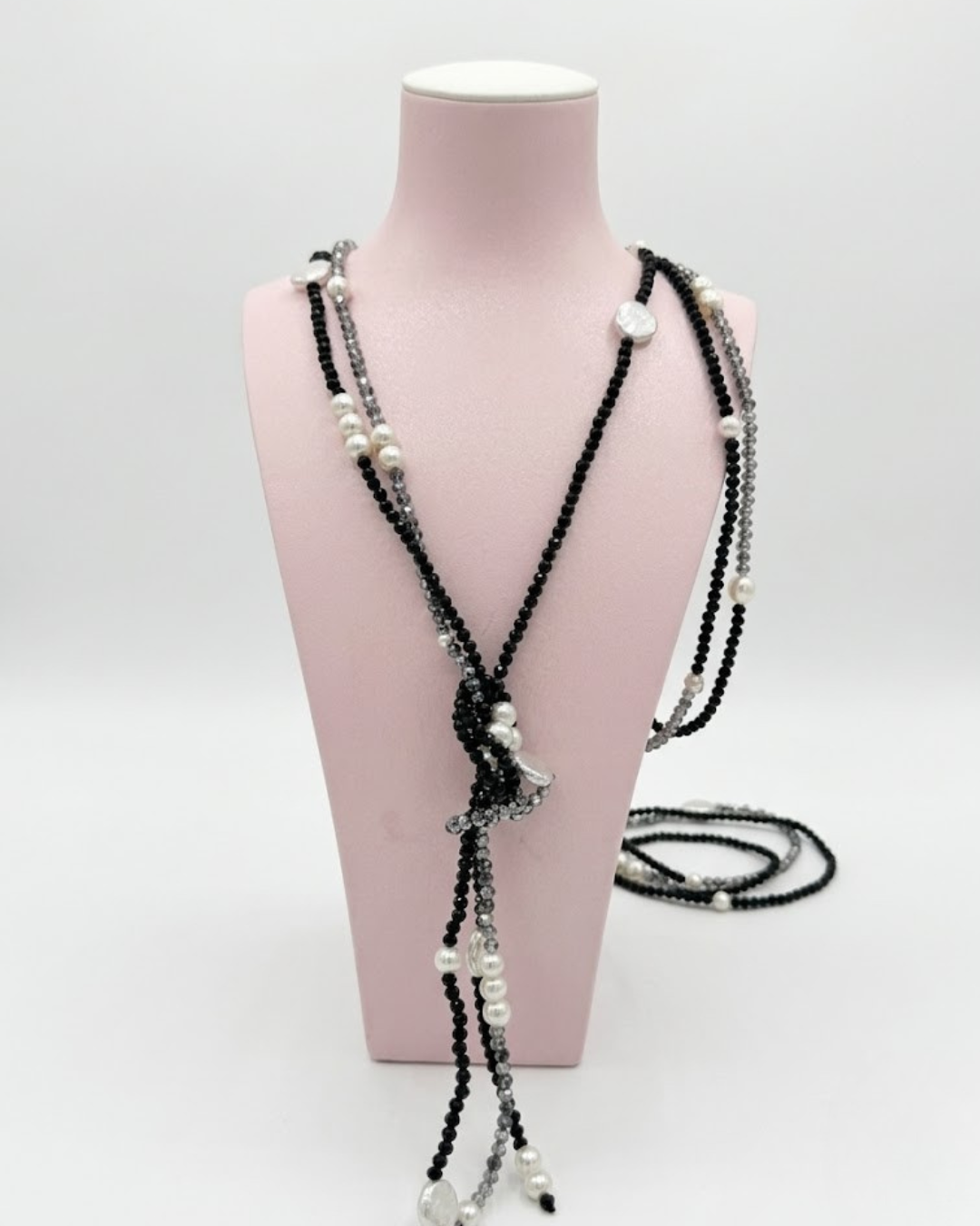 Collar Largo de Perlas y Cristales Negros - Versátil con Cierre Dorado - Joyería Elegante 2 en 1