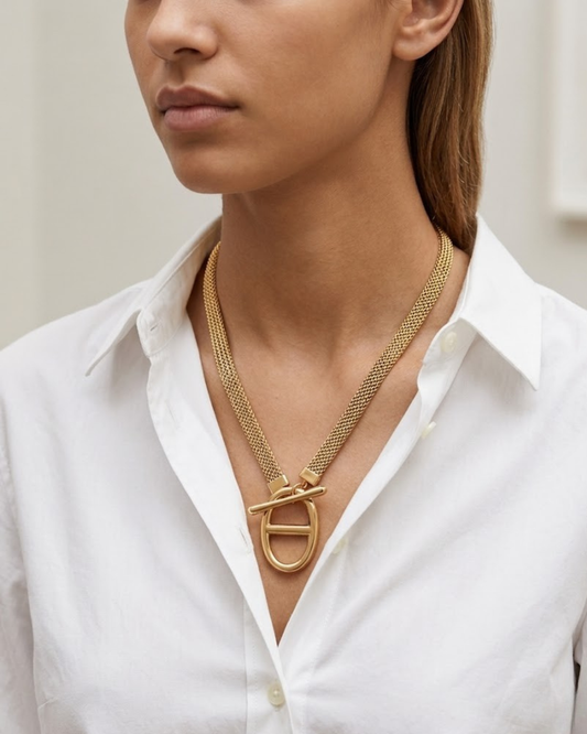 Collar de Eslabones Malla con Cierre T-Bar - Dorado