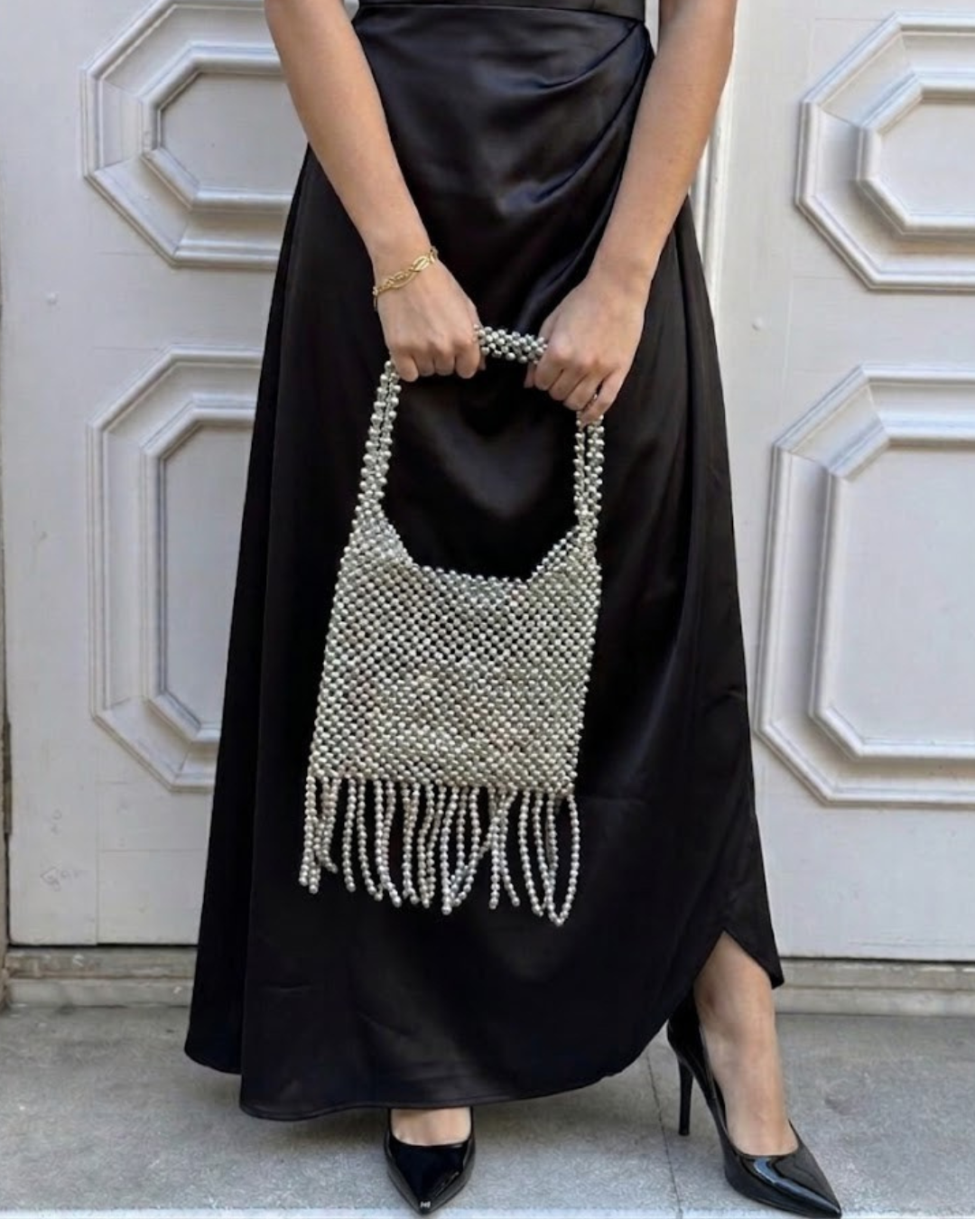 Bolso de Mano Plateado de Cuentas con Flecos – Estilo Fiesta y Eventos Elegantes