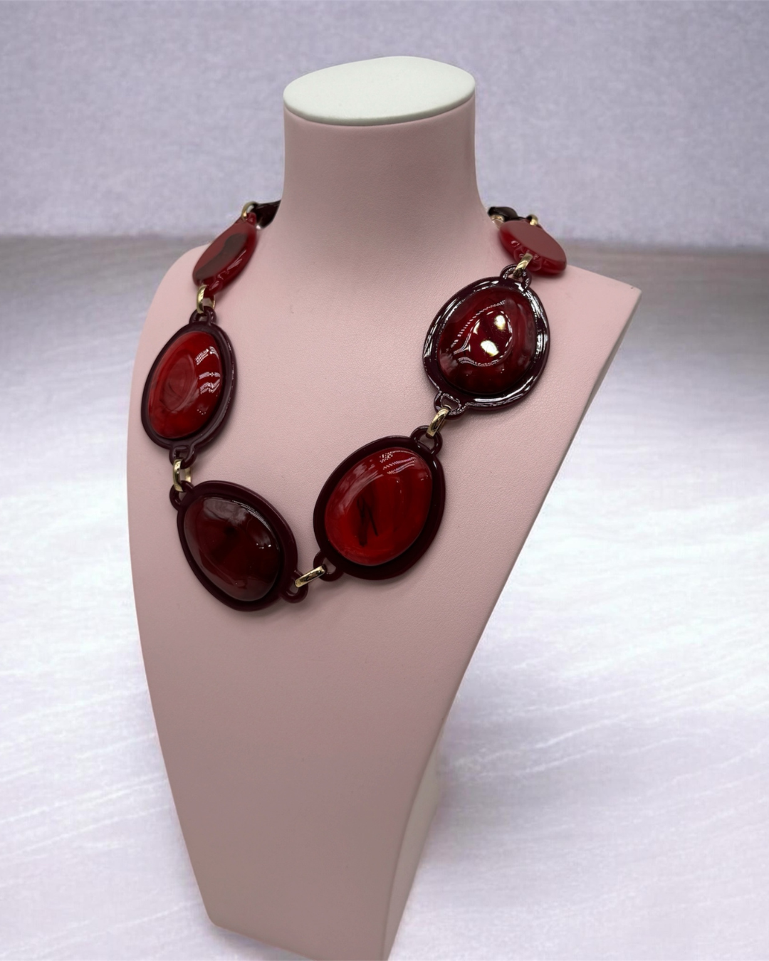Collar Statement Ovalado Rojo Rubí
