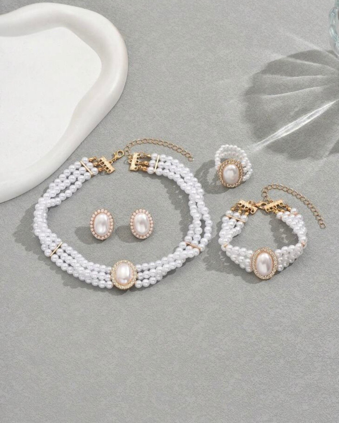 Conjunto Elegante de Perlas Estilo Vintage | Juego de Choker, Pulsera, Pendientes y Anillo