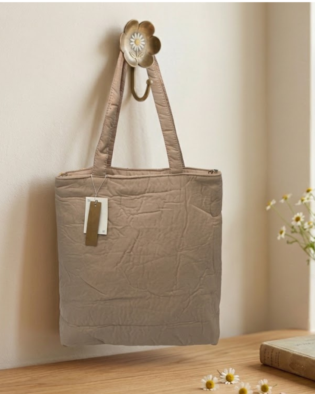 Bolso Tote Acolchado con Margaritas Bordadas – Colección La Matilda