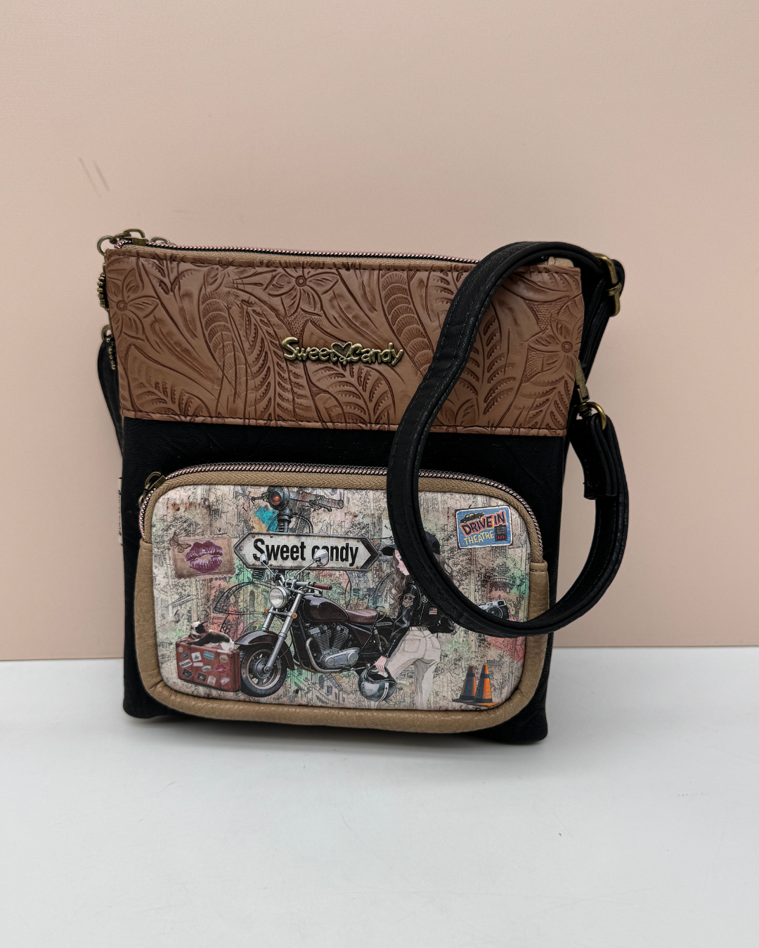 Bolso Bandolera Sweet Candy Negro y Camel con Estampado Vintage Moto