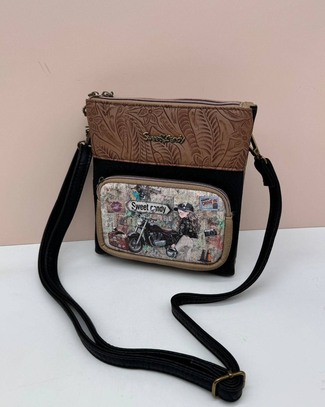 Bolso Bandolera Sweet Candy Negro y Camel con Estampado Vintage Moto