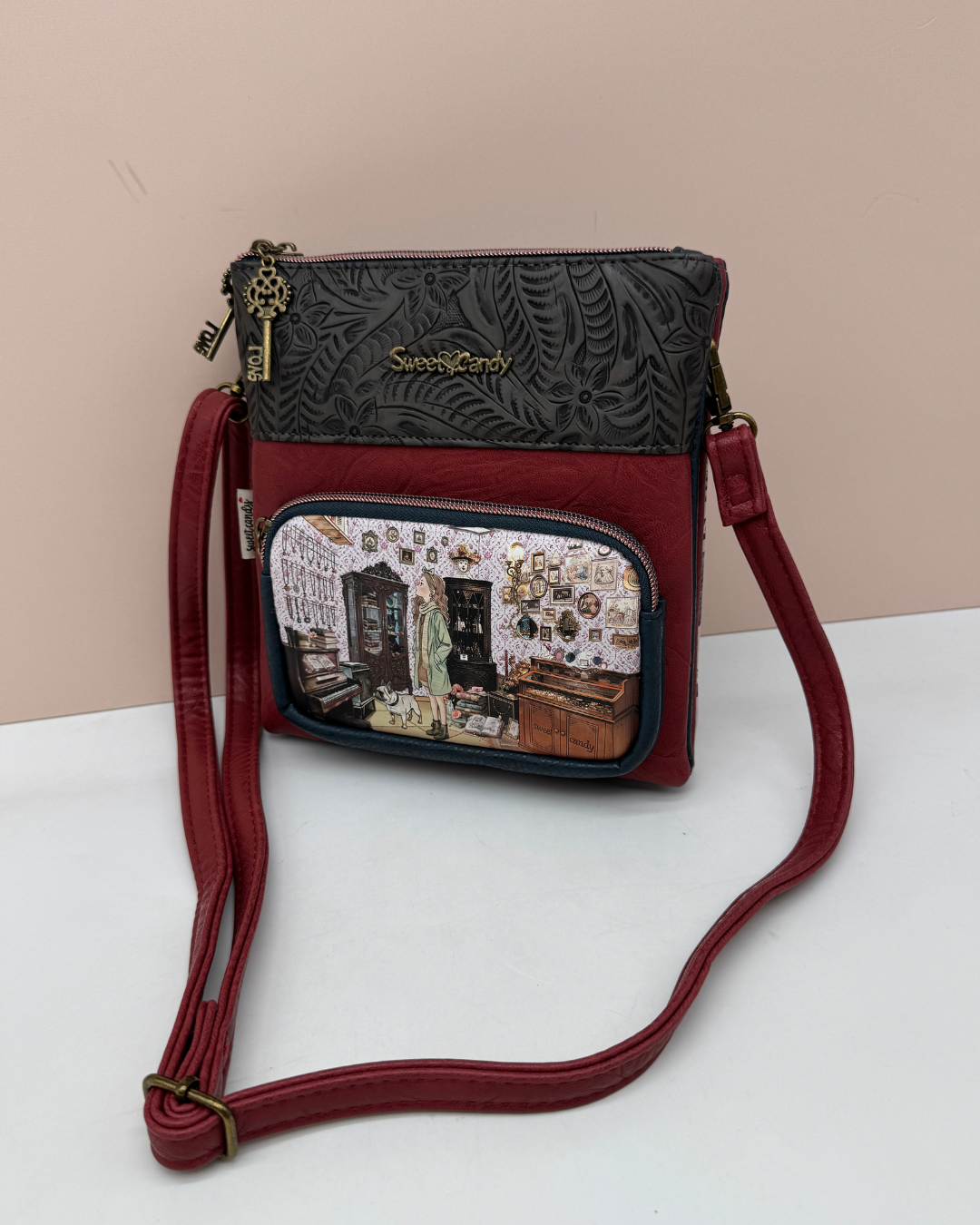 Bolso Bandolera Sweet Candy Burdeos y Negro con Estampado Vintage