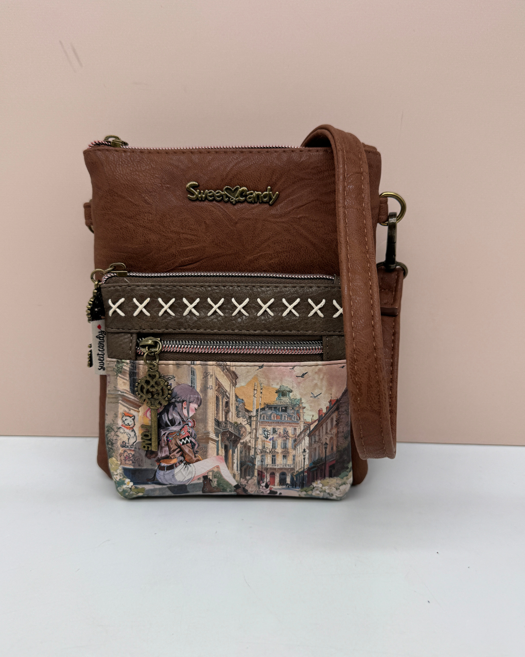 Bolso Bandolera Sweet Candy Marrón con Estampado Vintage City