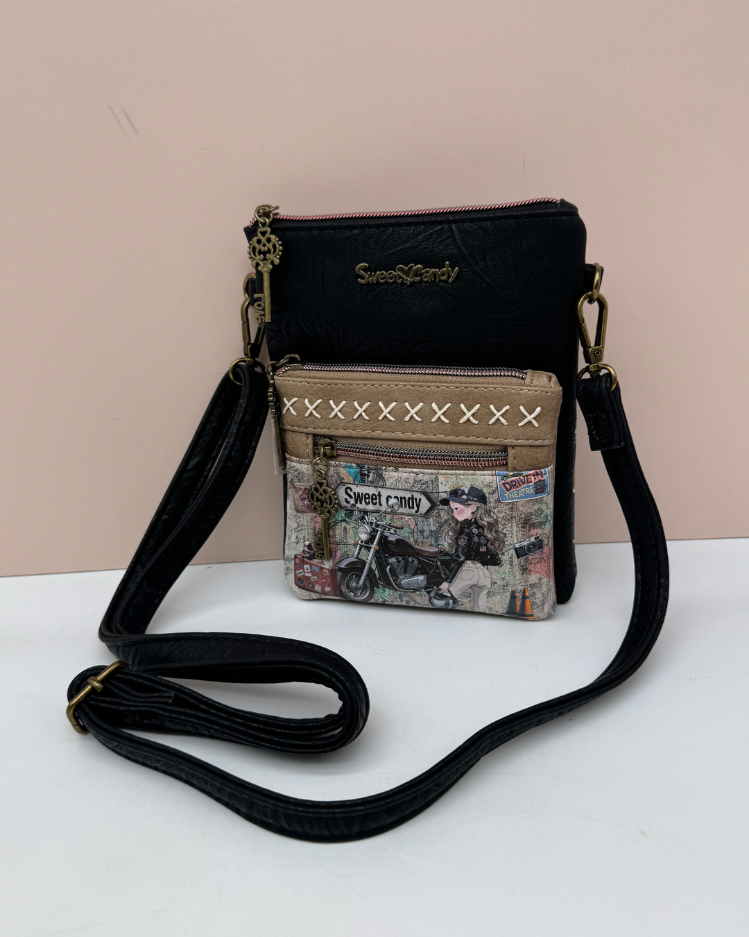 Bolso Bandolera Sweet Candy Negro con Estampado Motero Vintage