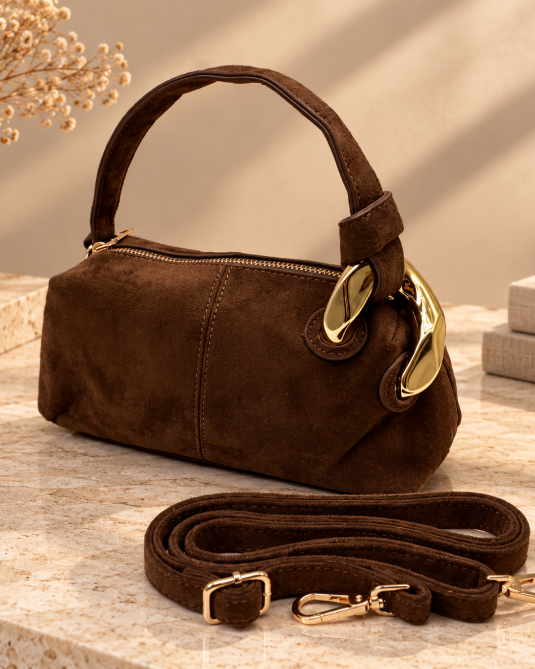 Bolso de Mano y Bandolera Marrón Efecto Ante con Detalles Dorados