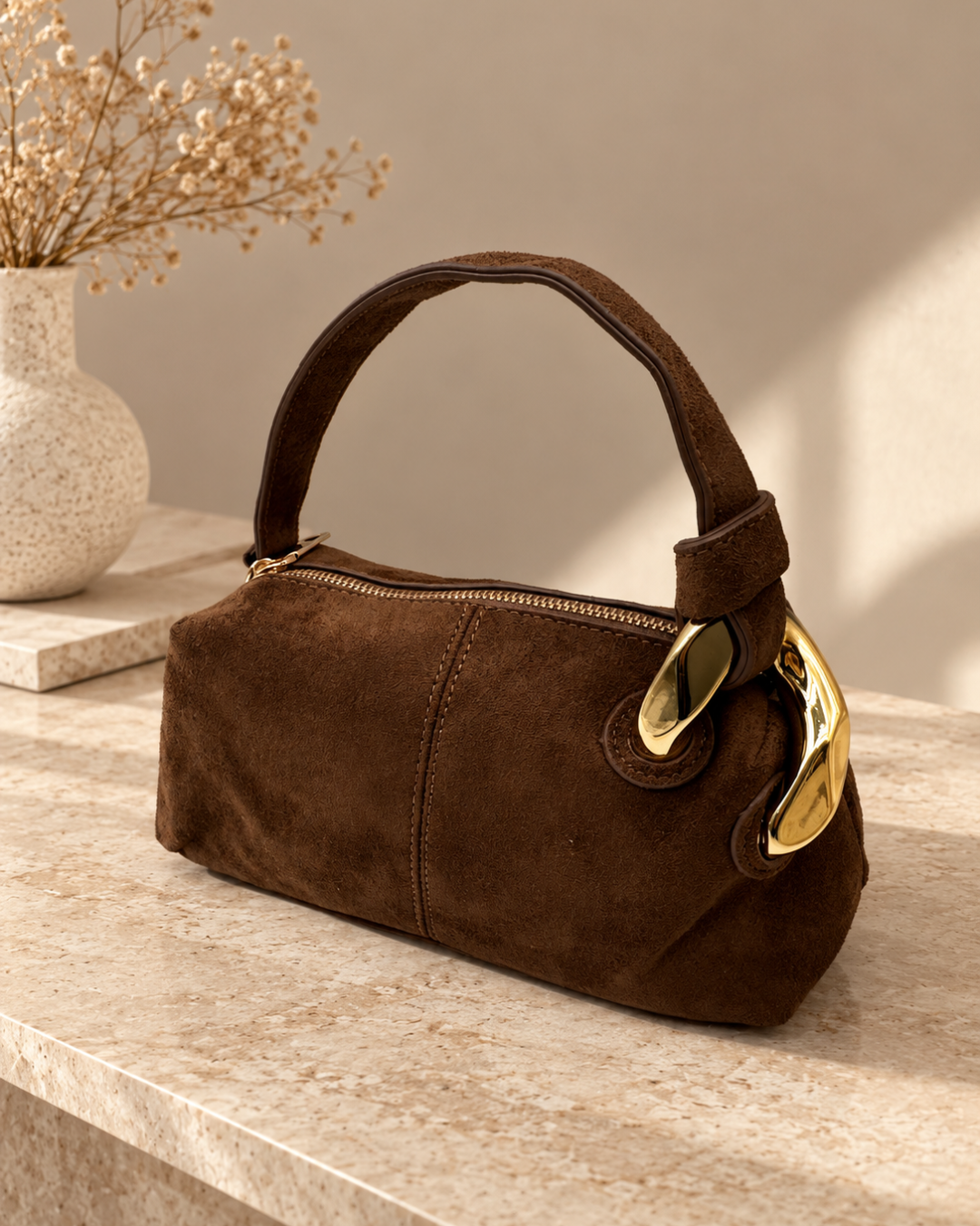 Bolso de Mano y Bandolera Marrón Efecto Ante con Detalles Dorados