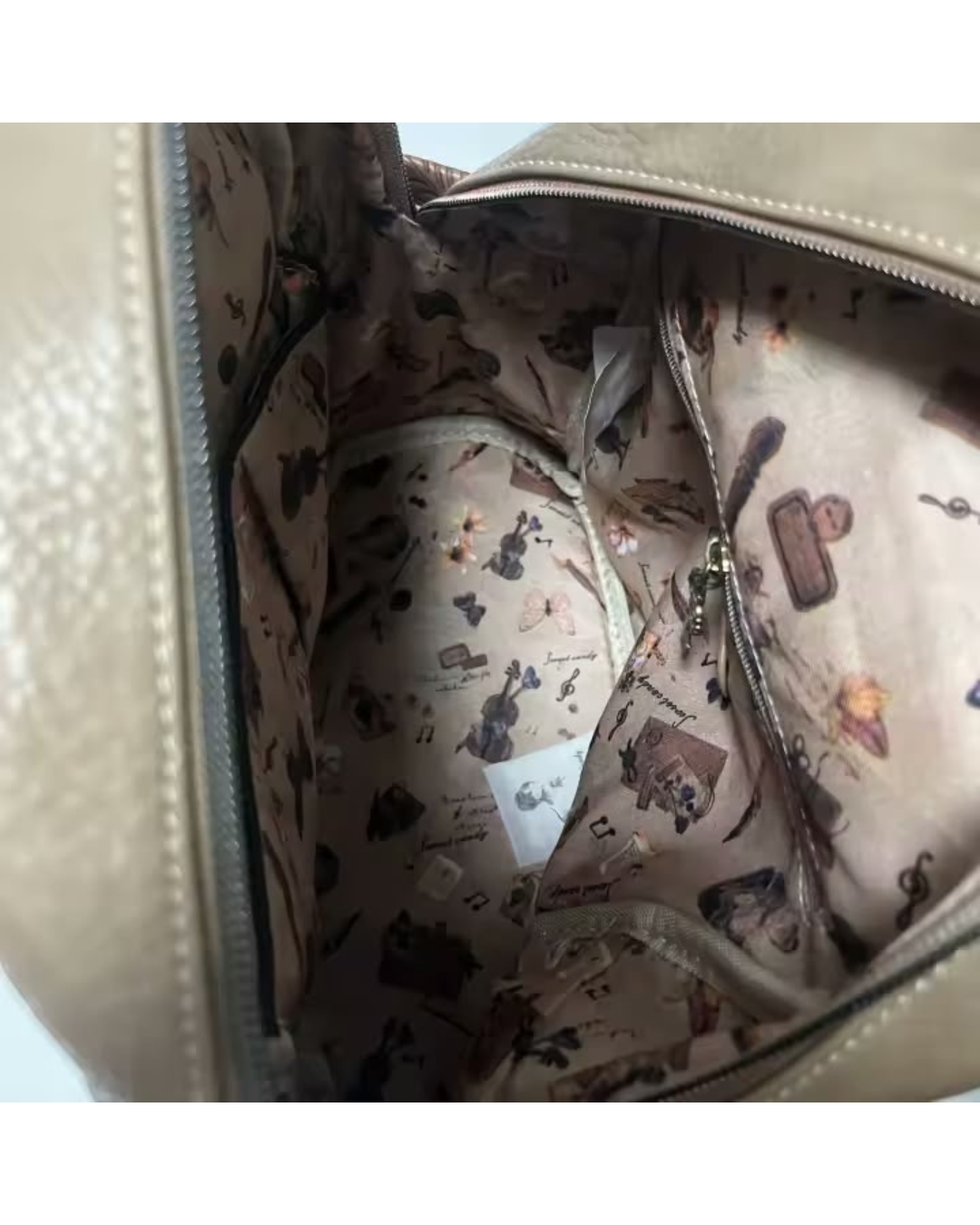 Mochila Sweet Candy de Mujer Beige y Negra con Estampado de Chica Motera