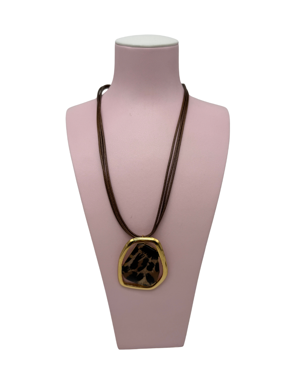 Collar Largo con Colgante de Leopardo y Detalle Dorado