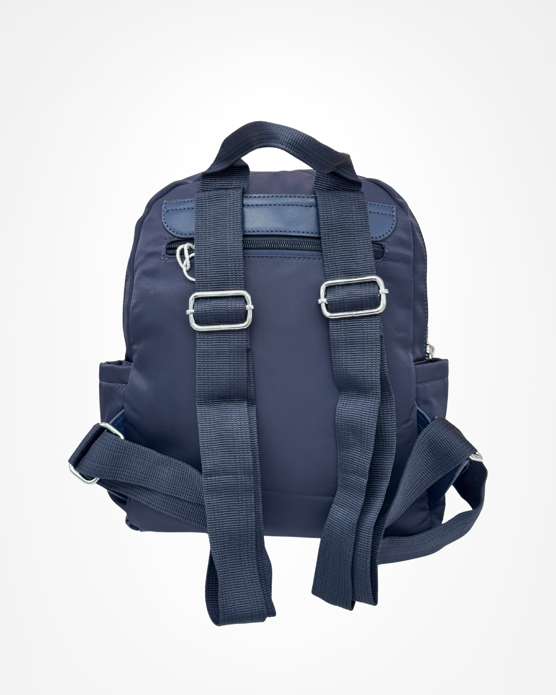Mochila con bolsillo trasero de seguridad y asas ajustables acolchadas.
